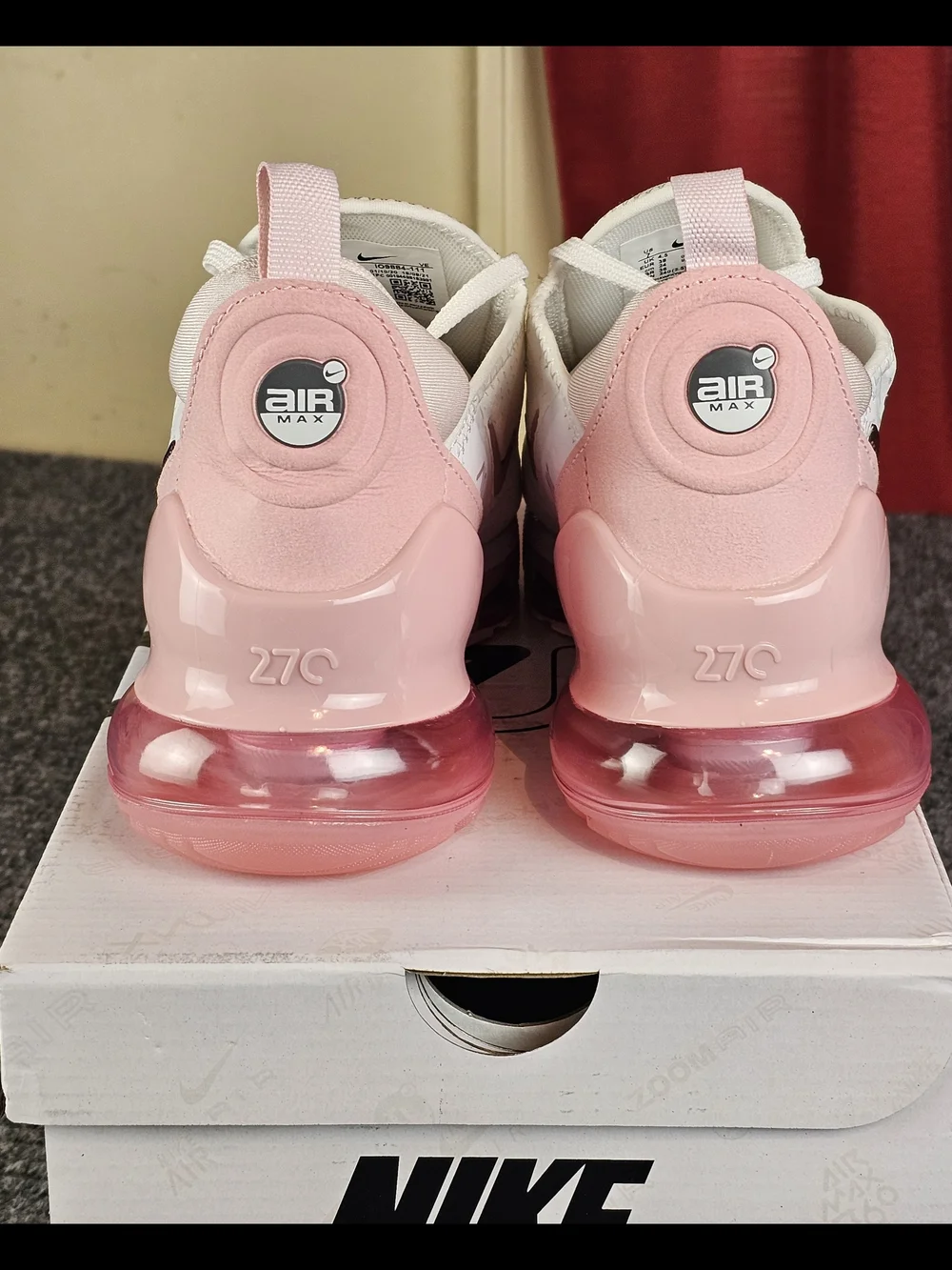 Nike Air Max 270 Women’s Sneakers - White & Pink